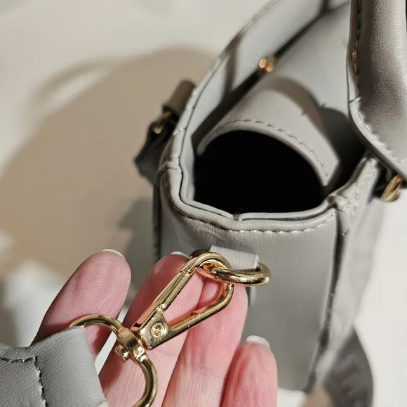 SOLD*55✨ Like New! Valentino Orlandi Vegan Leather Crossbody Bag - Picture 3 of 9